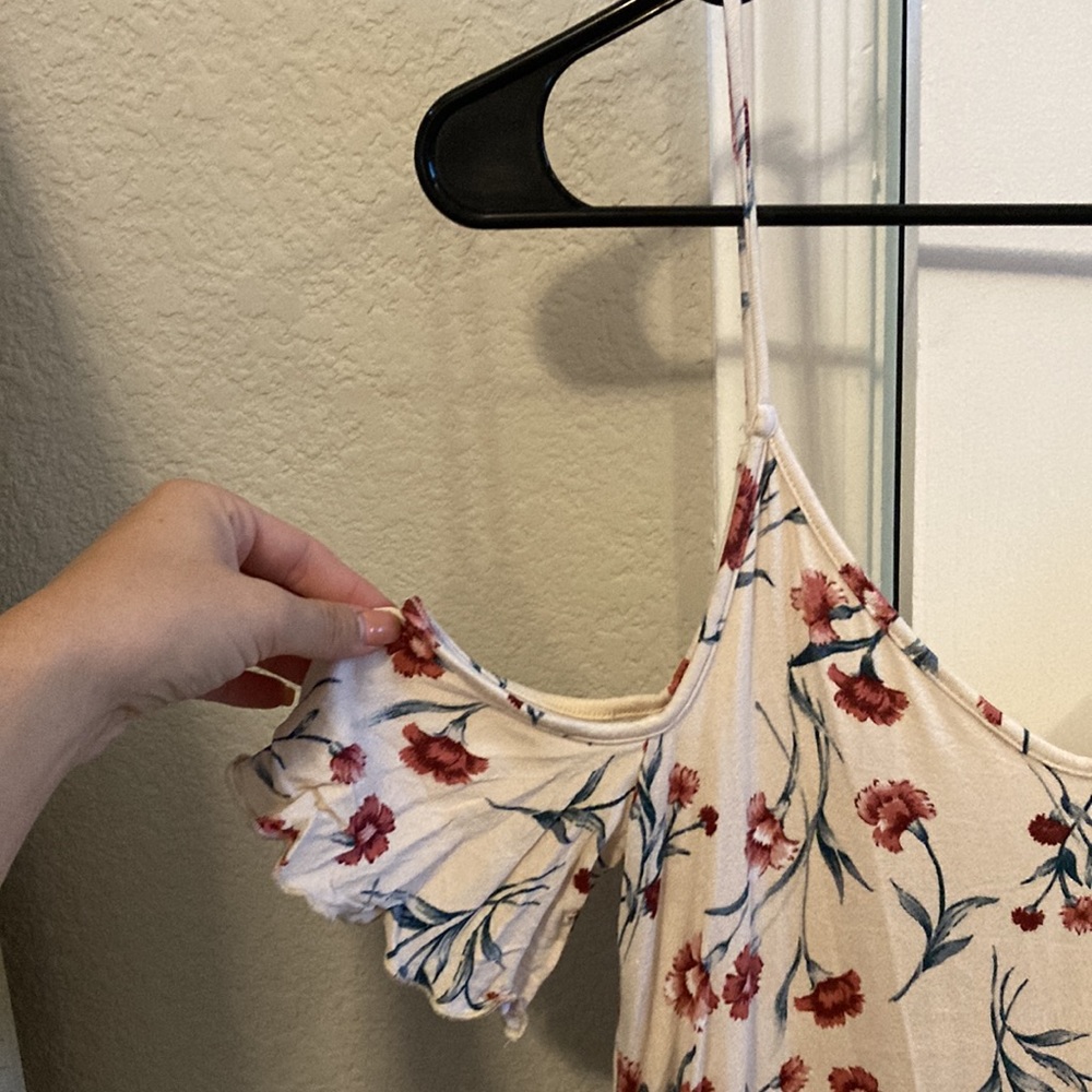 Floral Top - Picture 2 of 6